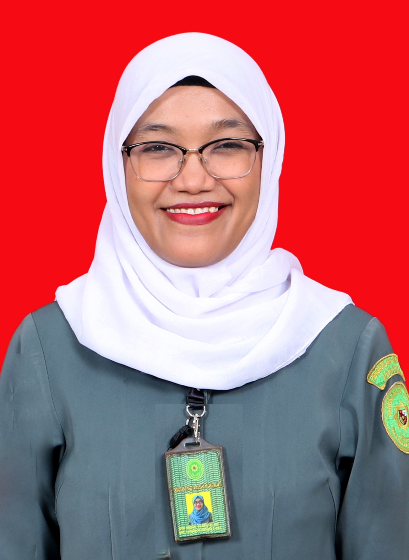 Foto DWI HENNY FEBRIATI, SH